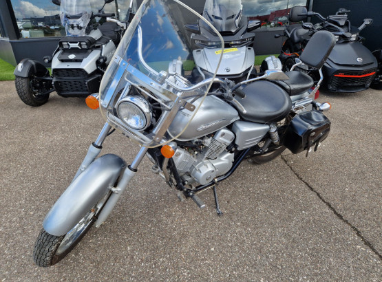 Honda 125 Shadow à saisir ...