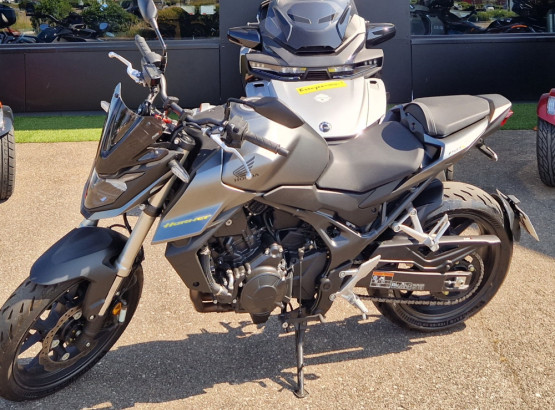 Honda 750 Hornet Comme Neuf à saisir