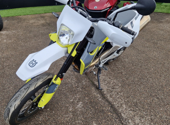 HUSQVARNA 701 SUPERMOTO